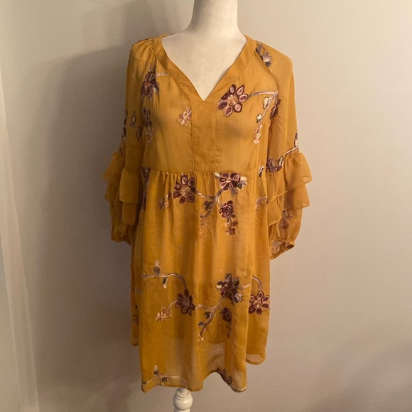 Figueroa & flowers Dresses & Skirts - Flower dress. Semi sheer size small adorable!